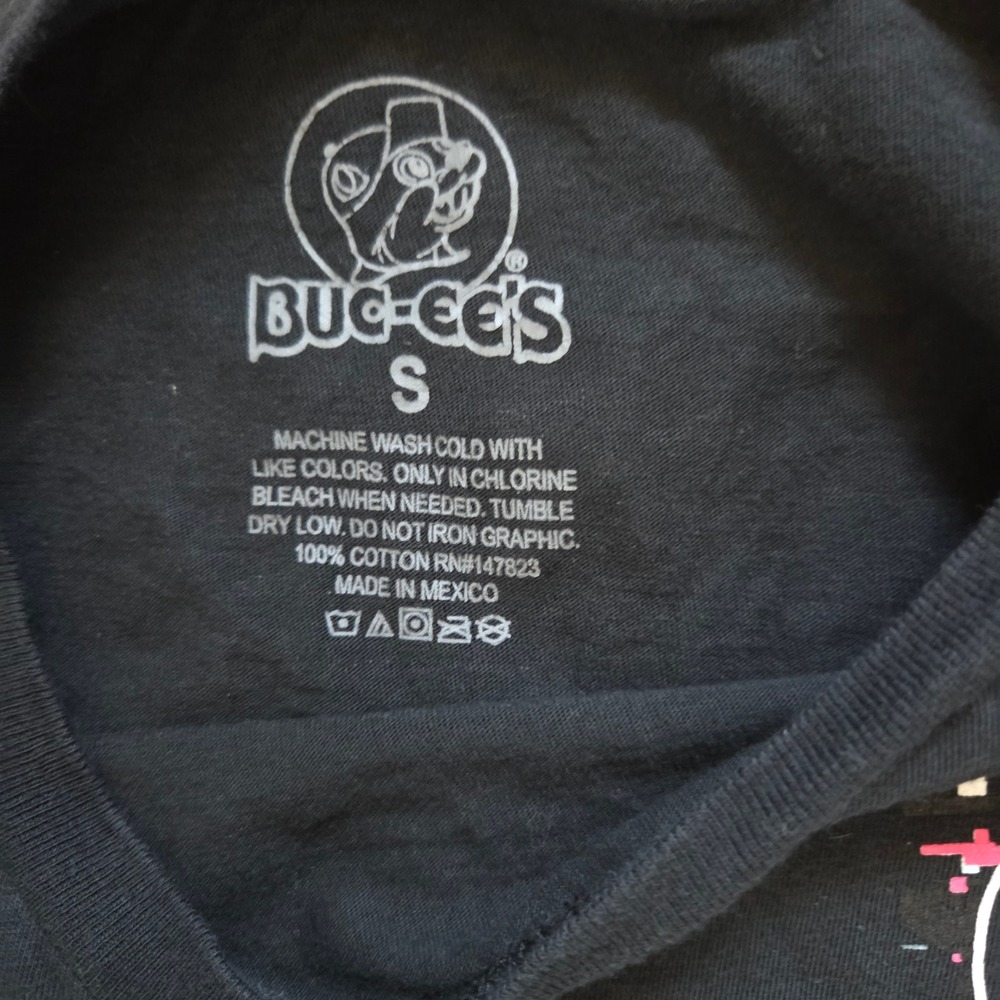 Buc-ee's Mens Long Sleeve Glitch Graphic T-Shirt Black Small Vaporwave Texas Tee - Picture 3 of 7